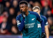 开云体育-包含埃因霍温险胜，小组出线形势艰难的词条