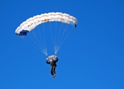 开云平台-费城之翼，当恩比德在汽车城的聚光灯下展开双翼