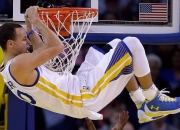 开云官方app入口-北境之王无可阻挡，伦纳德率猛龙横扫步行者，定义新时代坚韧