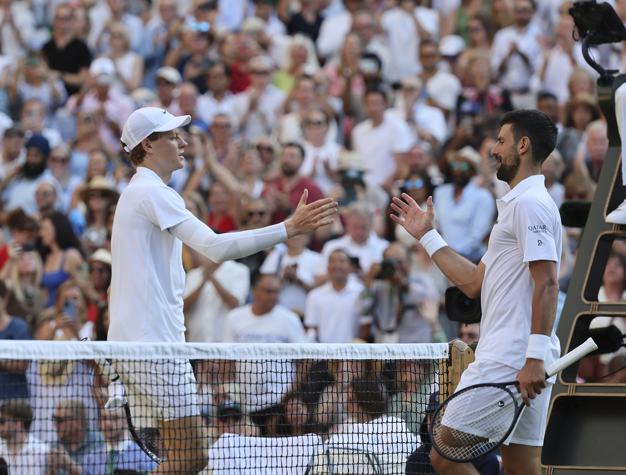 包含日本网球队轻取西班牙网球队，德约科维奇关键制胜的词条