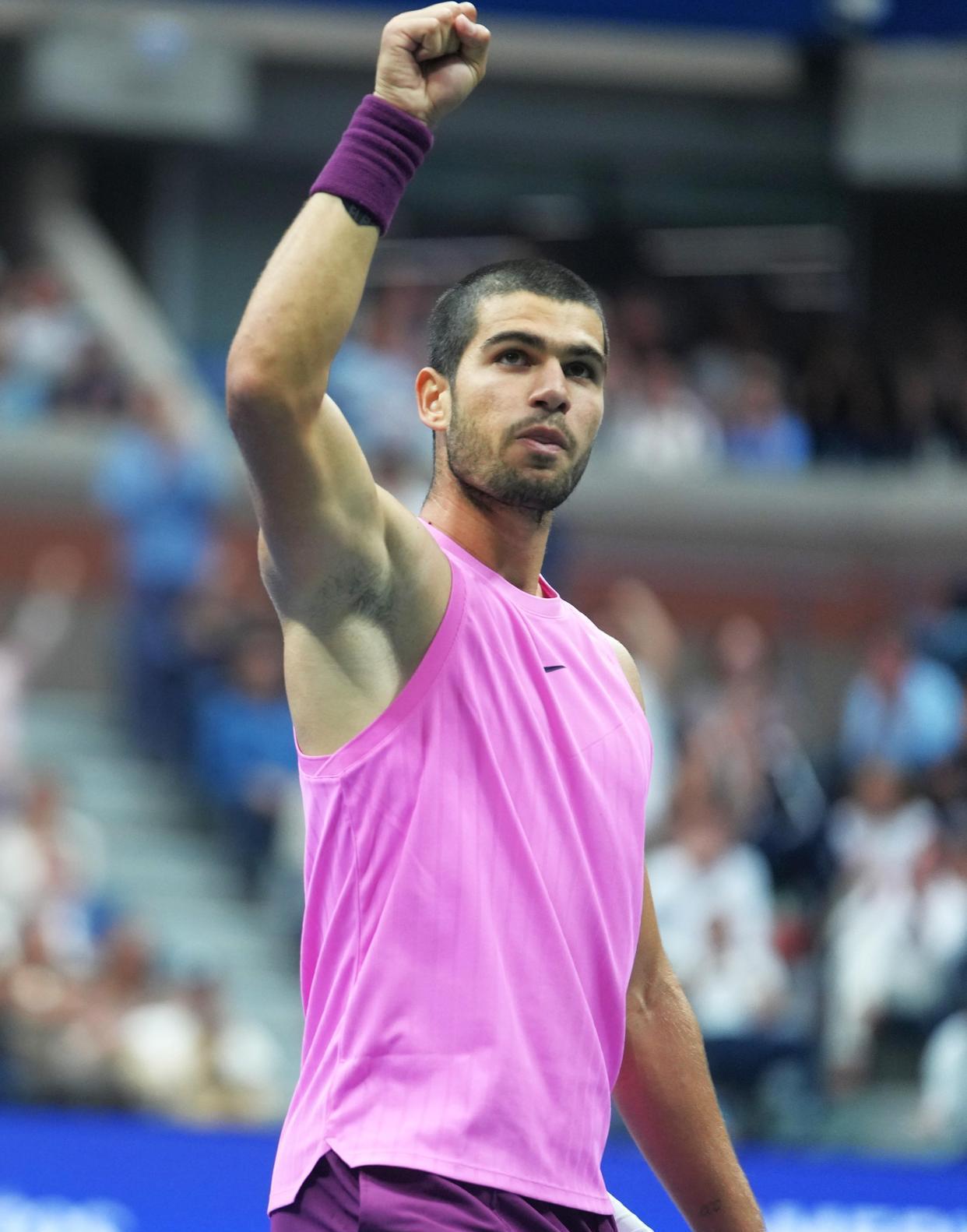 关于西班牙网球队力克世界网球队，阿尔卡拉斯送出助攻的信息