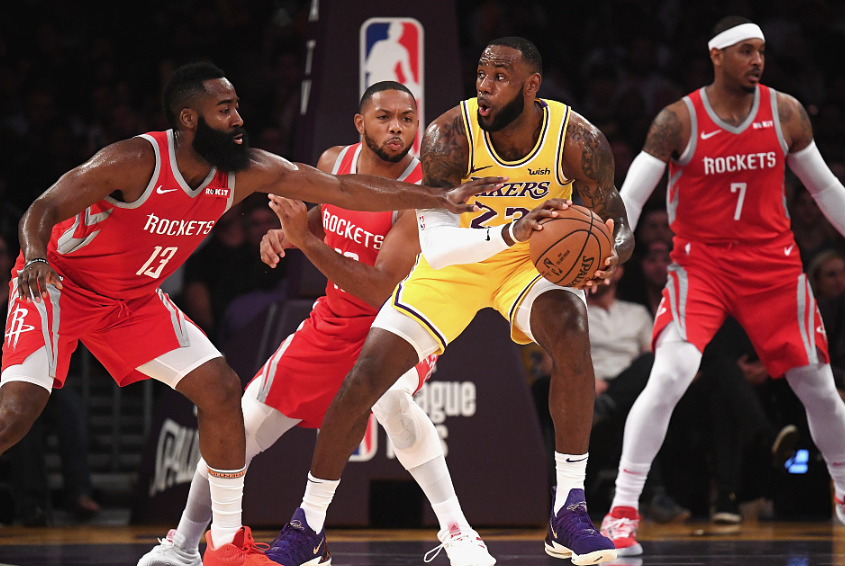 四川队完胜雷霆，詹姆斯惊艳四座的简单介绍