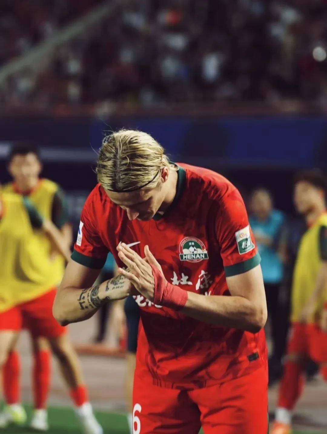 奥萨苏纳新援表现出色，助球队保级希望