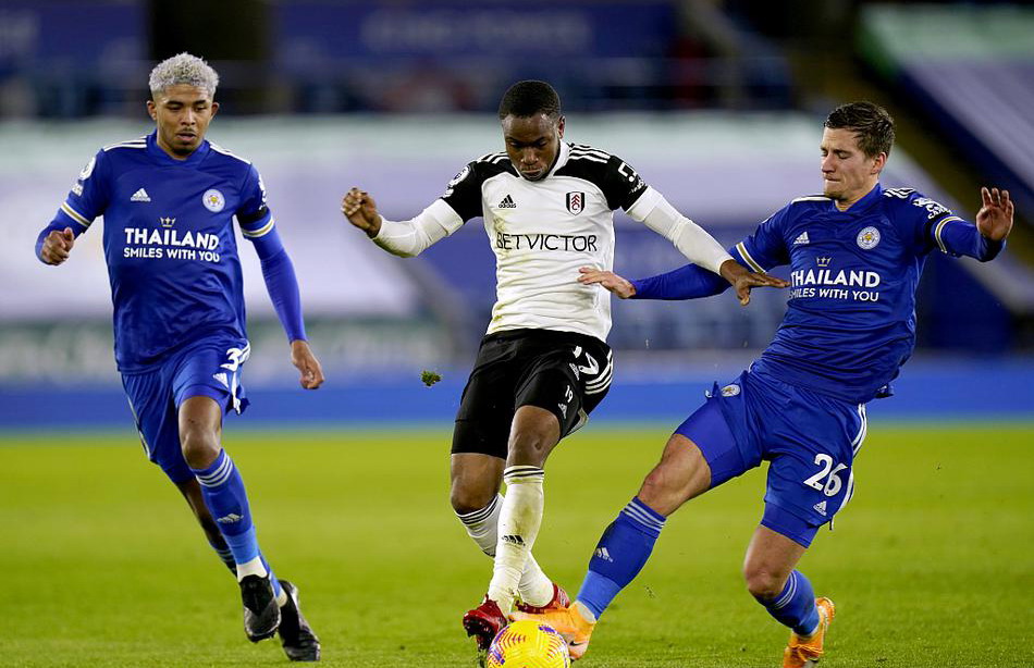 包含富勒姆遭遇悲情连败，保级形势严峻的词条