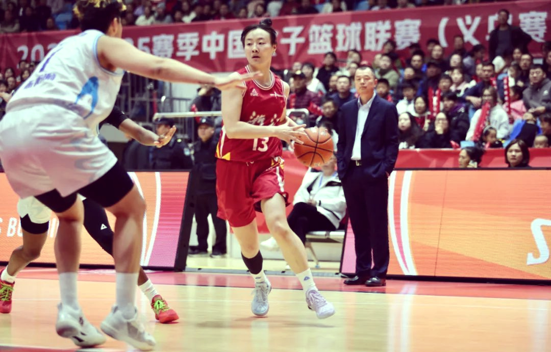 山东男篮在客场战胜了浙江稠州银行队的简单介绍