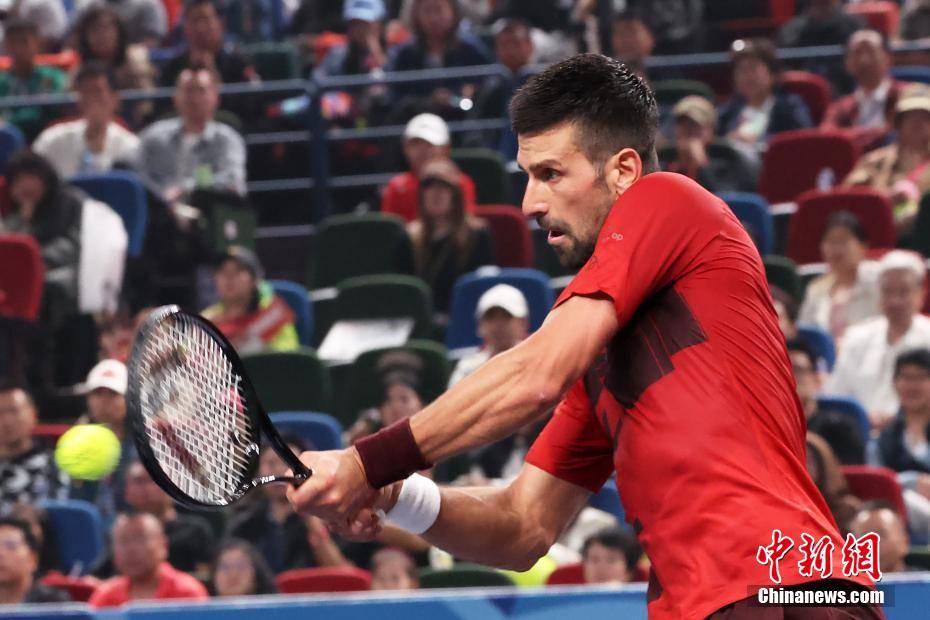 关于意大利网球队力克法国网球队,德约科维奇爆发神勇的信息 关于意大利网球队力克法国网球队,德约科维奇爆发神勇的信息