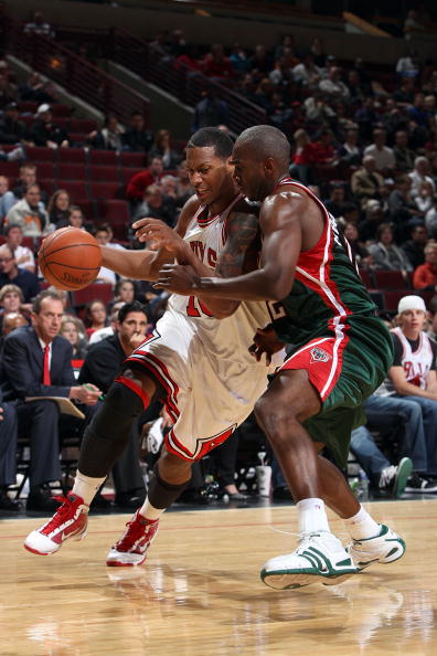 包含南韩男篮横扫公牛，克莱一己之力扛起全队的词条