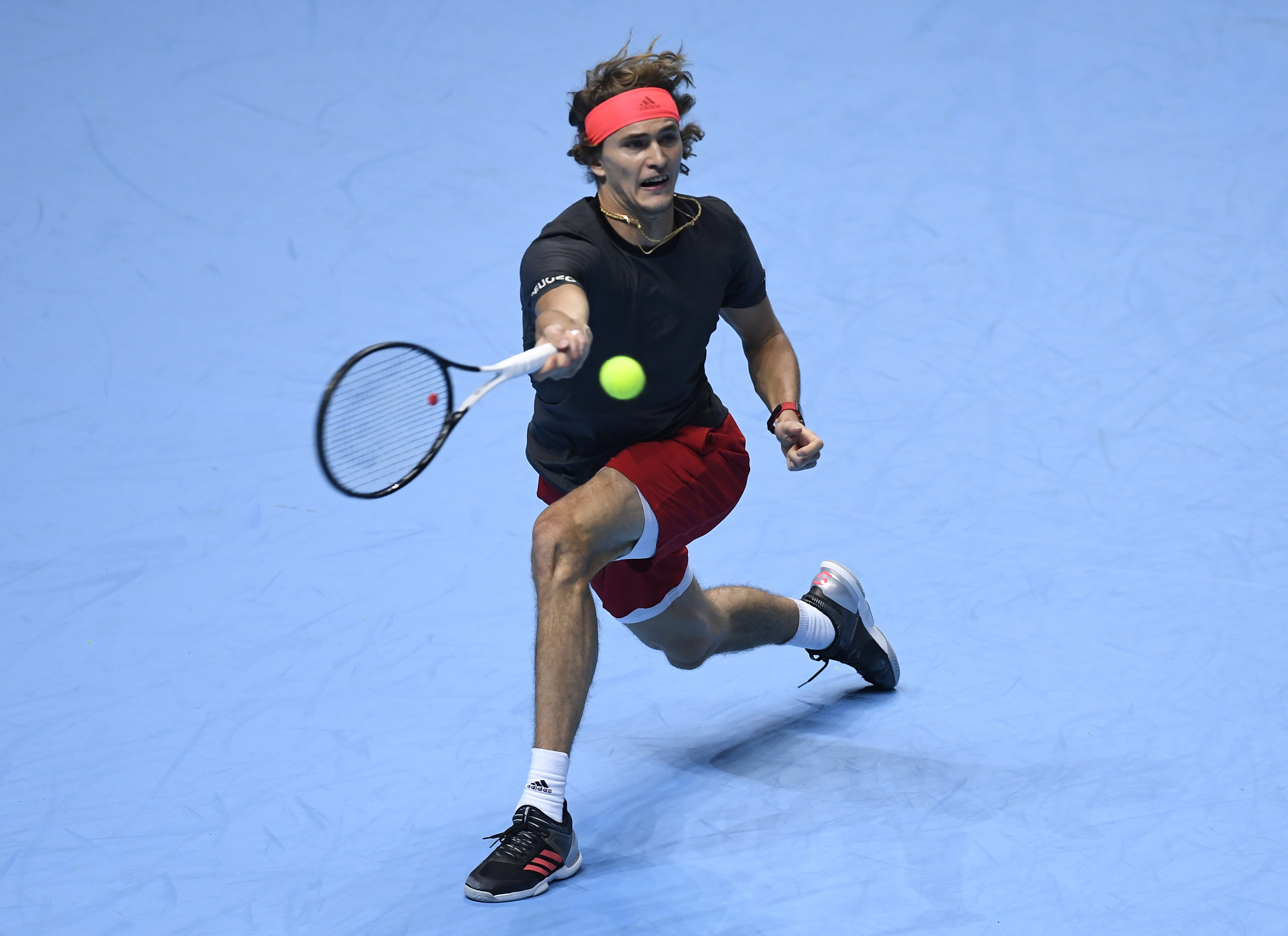 包含世界网球队横扫欧洲网球队，兹维列夫打破历史纪录的词条