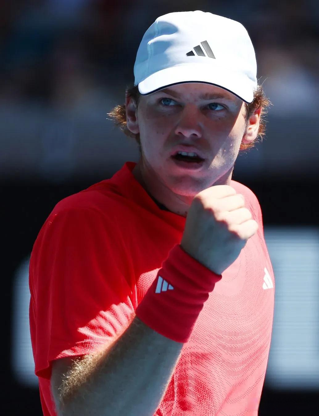 关于意大利网球队血洗欧洲网球队，西西帕斯爆发神勇的信息