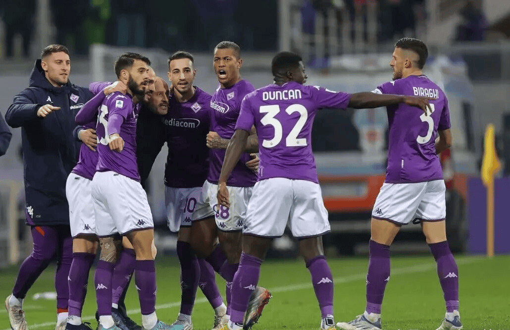 AC米兰客场力克佛罗伦萨，迈向意甲冠军的简单介绍