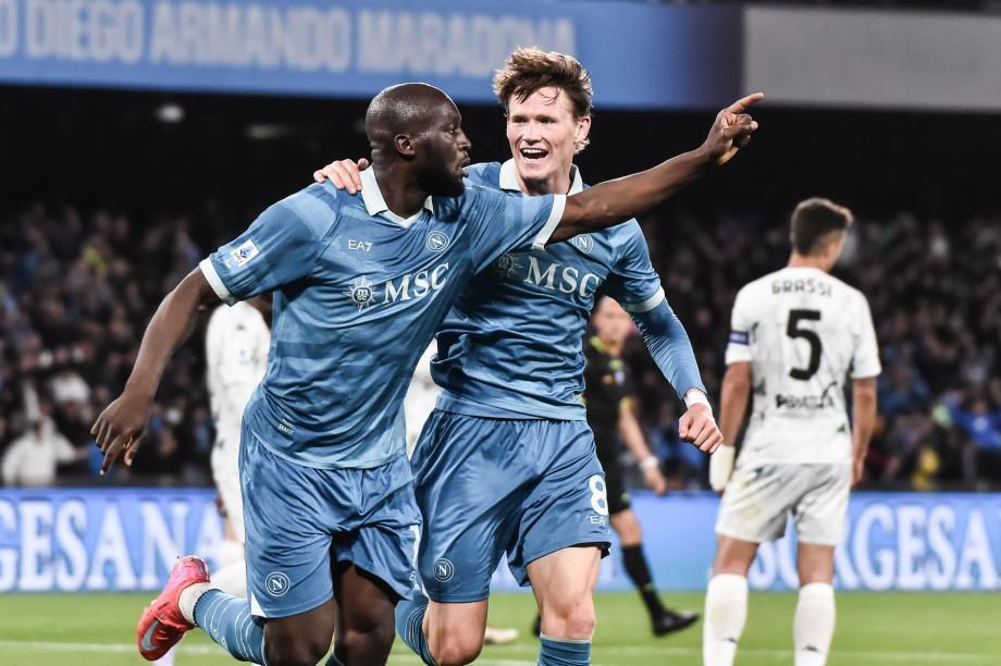 关于意甲球队在比赛中发挥出色，实现连胜的信息