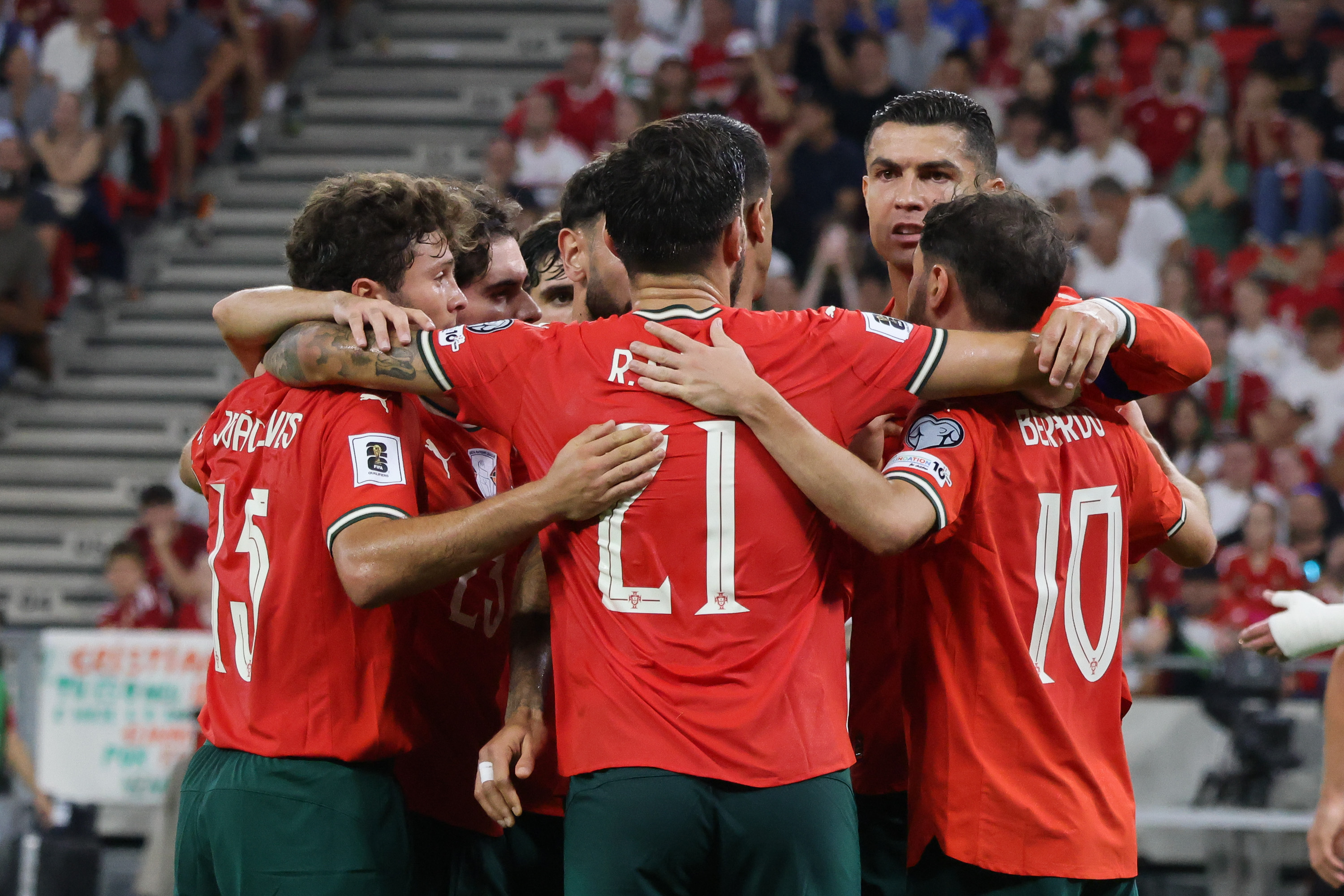 包含葡萄牙队逆转英格兰队，梁靖崑扛起全队的词条