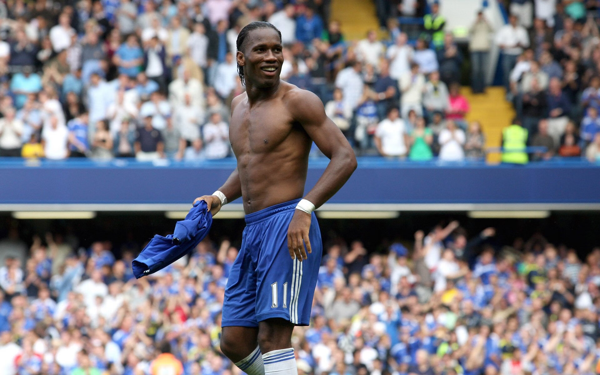 引擎轰鸣与绿茵狂想,当F1新赛季揭幕战之夜遇见全程高能的福登